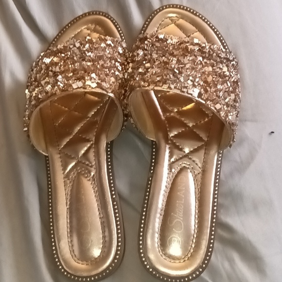 Beautiful rose gold slides worn once 8 women - Picture 1 of 3